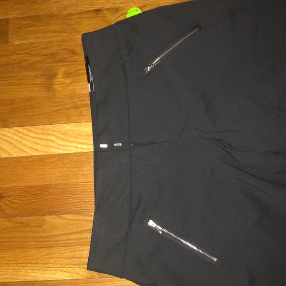 Crop Pant - Picture 3 of 4